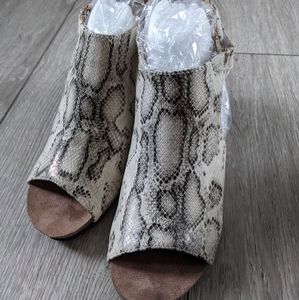 Skin snake open peek toe wedge booties
